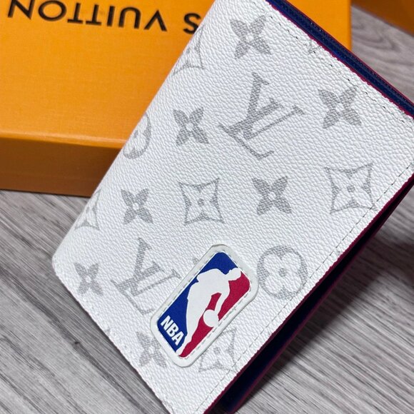 Pristine White Louis Vuitton NBA Card Carrier - Picture 4 of 4